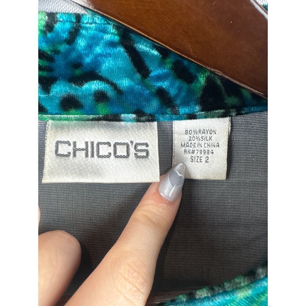 Women’s Chicos Size 2 Multicolor Velvet Button Up Shirt - Picture 4 of 4